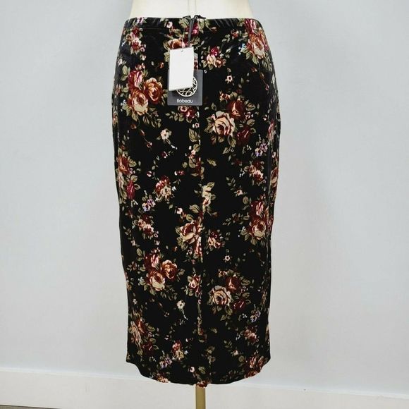 Bobeau Skirt size Medium floral black velvet pullon midi M back slit pull on NWT - Picture 5 of 9